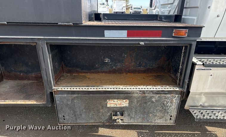 image for item EG2086 2017 International 4300 flatbed truck