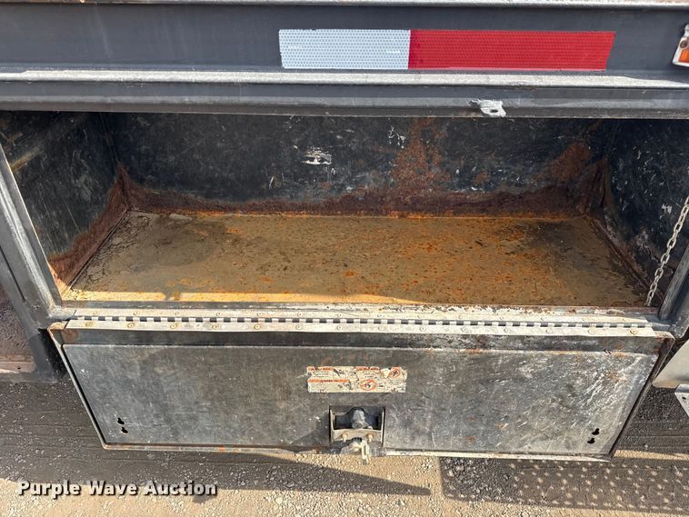 image for item EG2086 2017 International 4300 flatbed truck