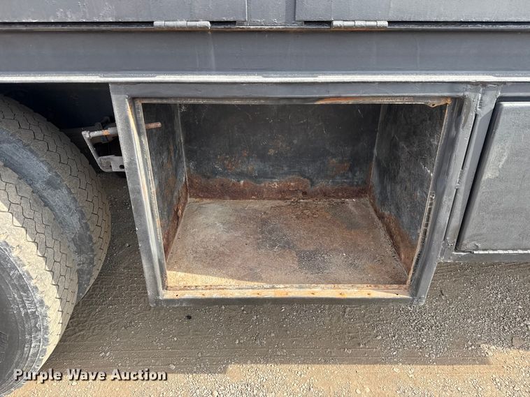 image for item EG2086 2017 International 4300 flatbed truck