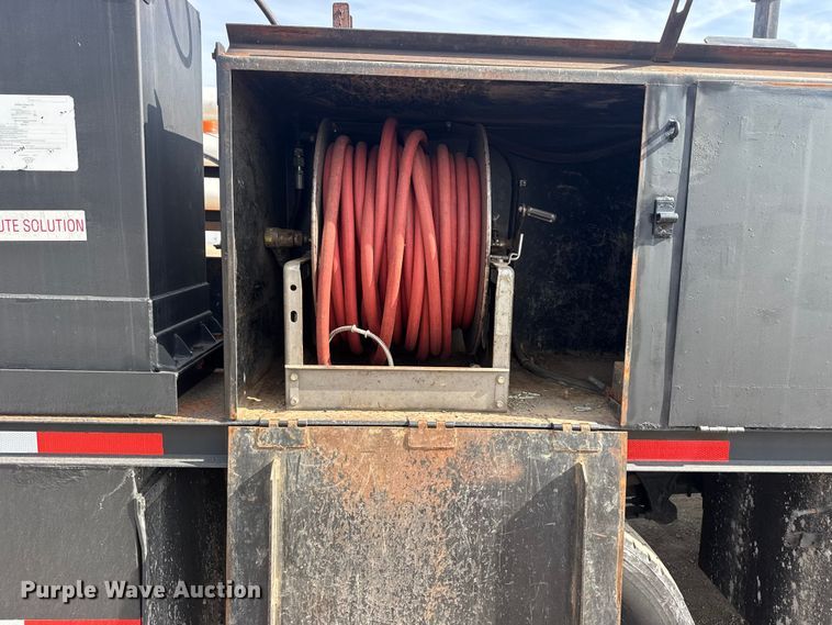 image for item EG2086 2017 International 4300 flatbed truck