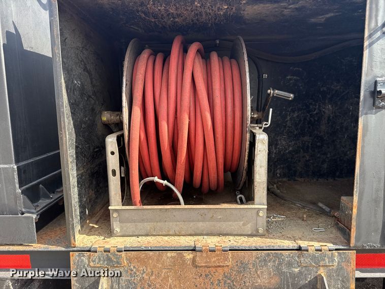 image for item EG2086 2017 International 4300 flatbed truck