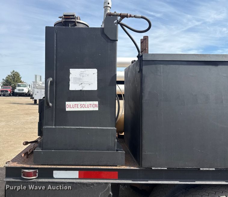 image for item EG2086 2017 International 4300 flatbed truck