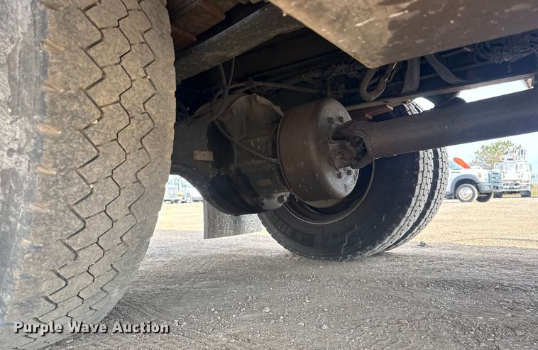 image for item EG2086 2017 International 4300 flatbed truck