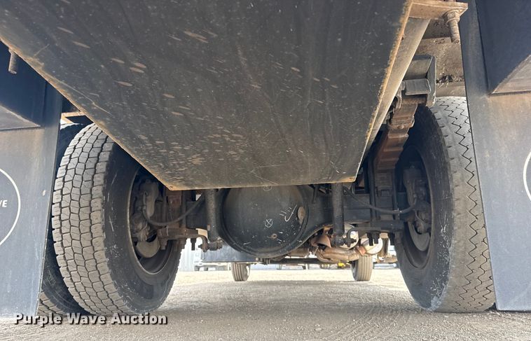 image for item EG2086 2017 International 4300 flatbed truck