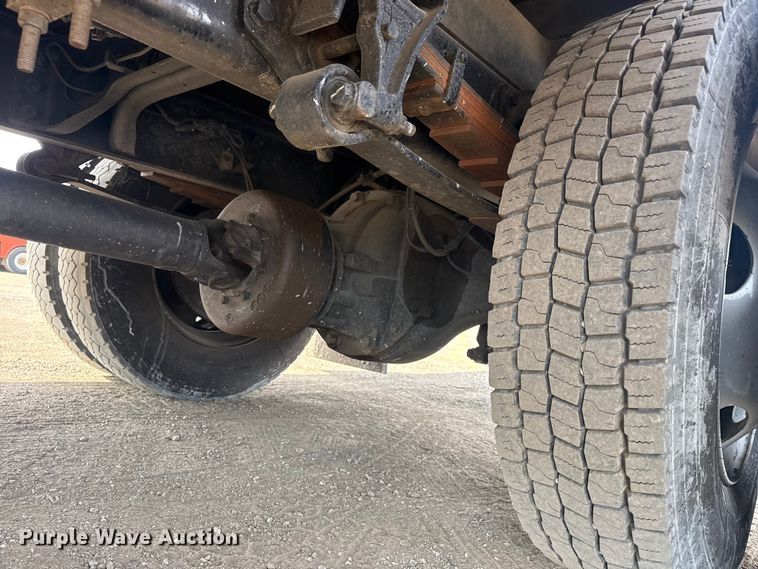 image for item EG2086 2017 International 4300 flatbed truck