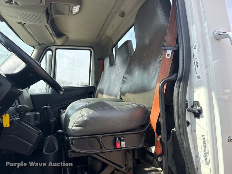 image for item EG2086 2017 International 4300 flatbed truck