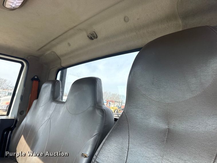 image for item EG2086 2017 International 4300 flatbed truck