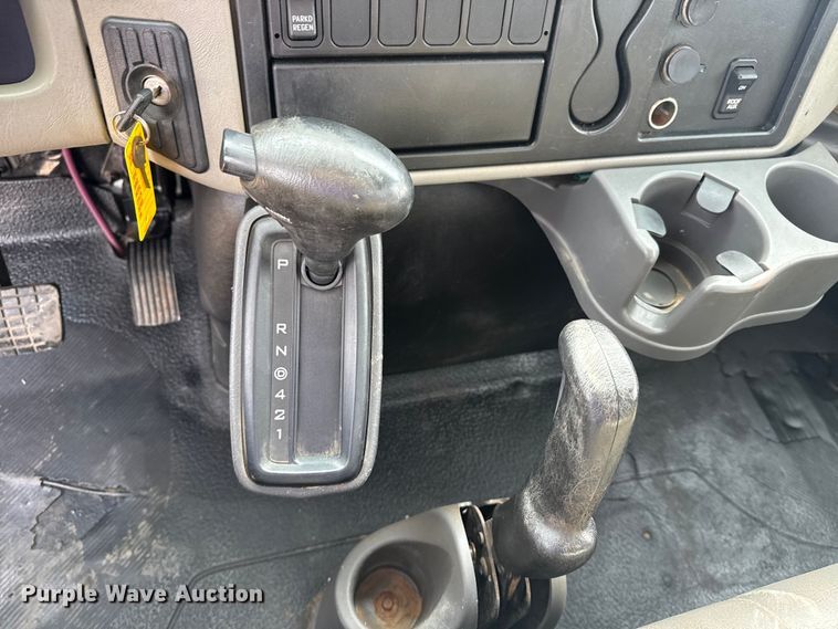 image for item EG2086 2017 International 4300 flatbed truck