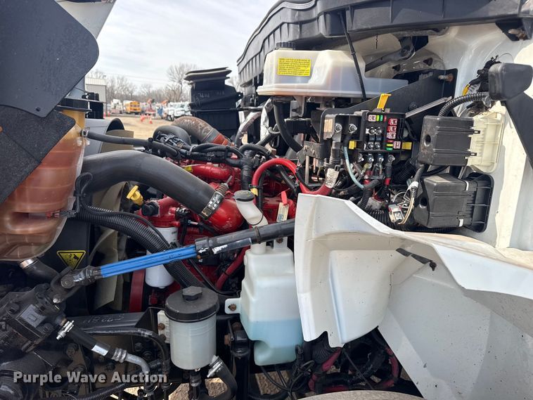 image for item EG2086 2017 International 4300 flatbed truck