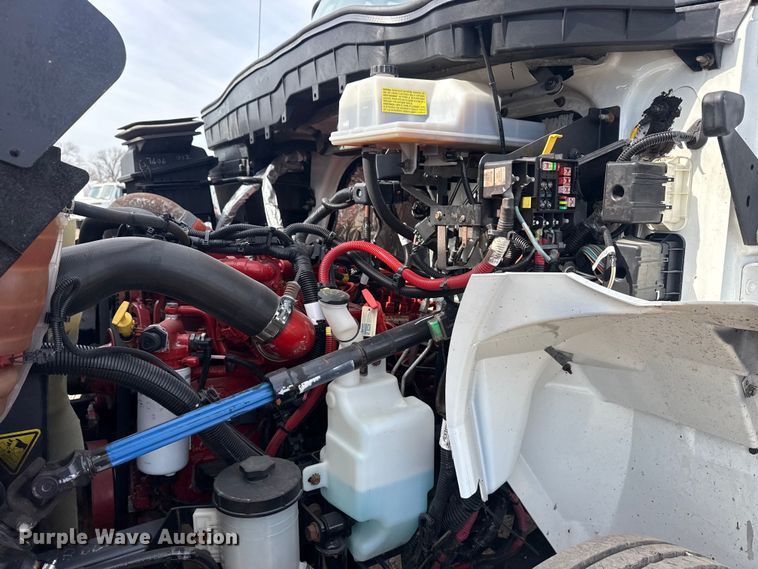 image for item EG2086 2017 International 4300 flatbed truck