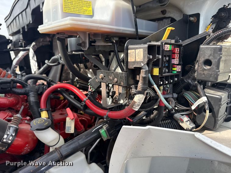 image for item EG2086 2017 International 4300 flatbed truck