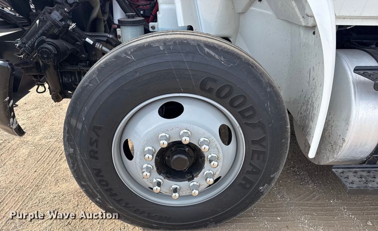 image for item EG2086 2017 International 4300 flatbed truck