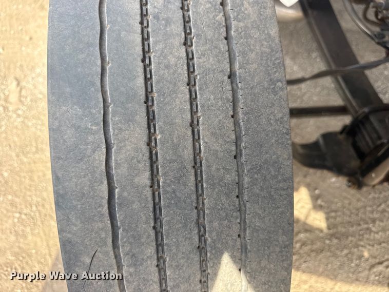 image for item EG2086 2017 International 4300 flatbed truck