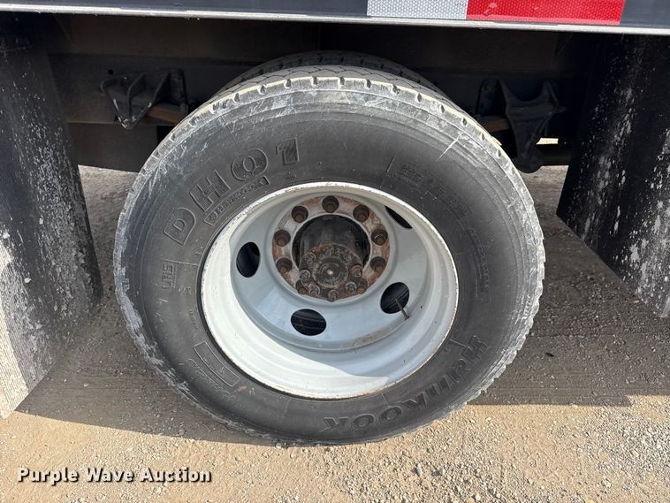 image for item EG2086 2017 International 4300 flatbed truck