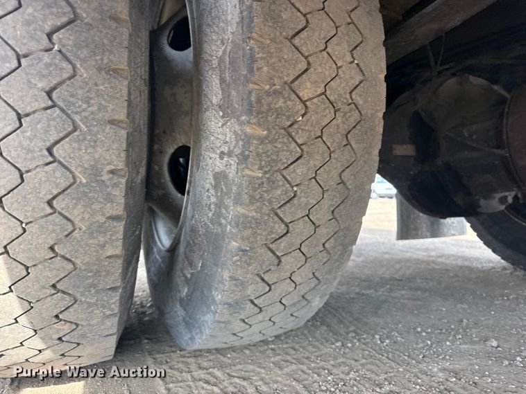 image for item EG2086 2017 International 4300 flatbed truck