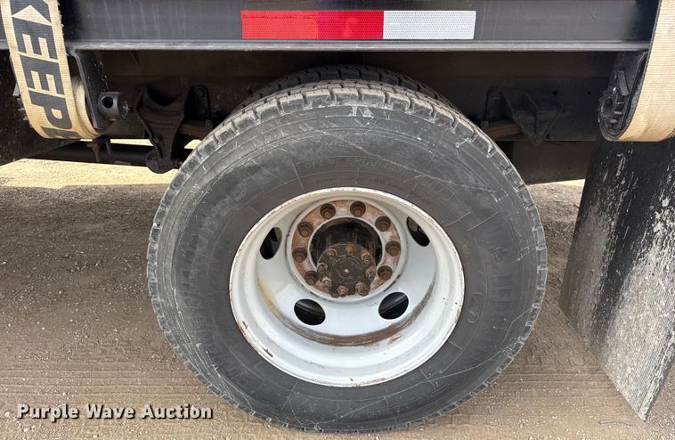 image for item EG2086 2017 International 4300 flatbed truck