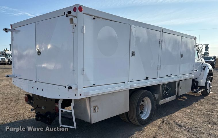 image for item EG2092 2012 Ford F650 Super Duty XL flatbed truck