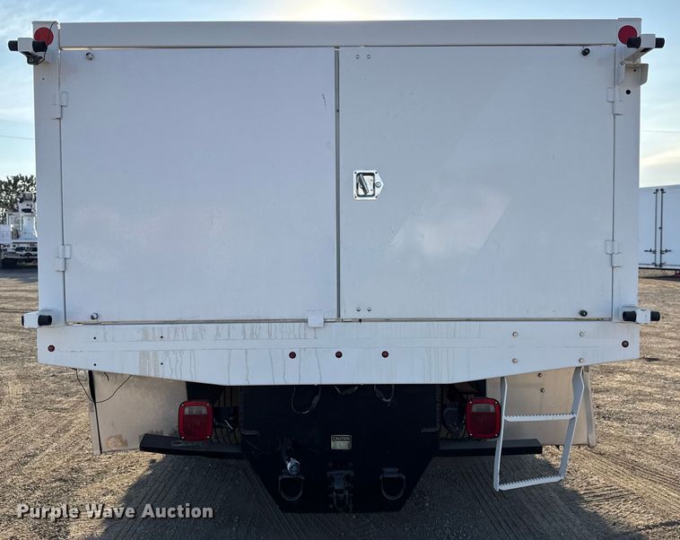 image for item EG2092 2012 Ford F650 Super Duty XL flatbed truck