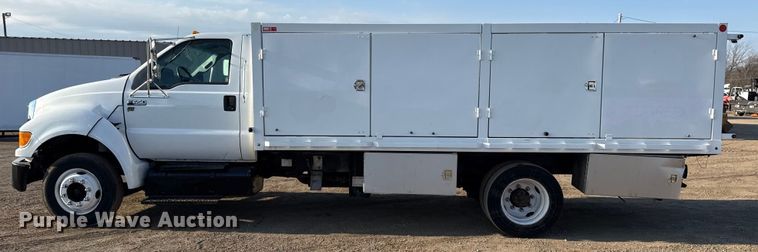 image for item EG2092 2012 Ford F650 Super Duty XL flatbed truck