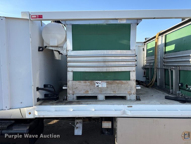 image for item EG2092 2012 Ford F650 Super Duty XL flatbed truck