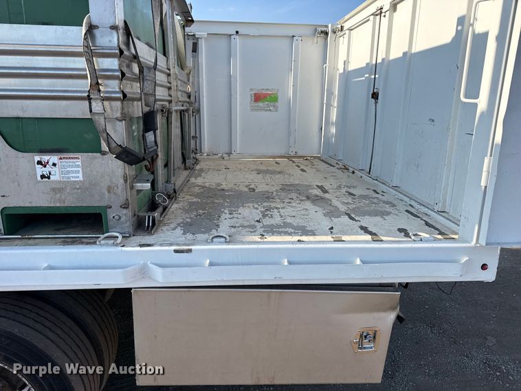 image for item EG2092 2012 Ford F650 Super Duty XL flatbed truck