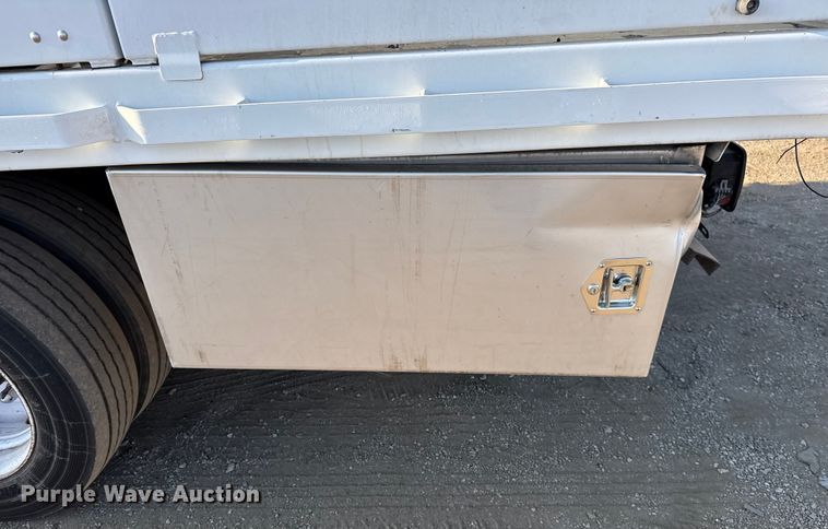 image for item EG2092 2012 Ford F650 Super Duty XL flatbed truck