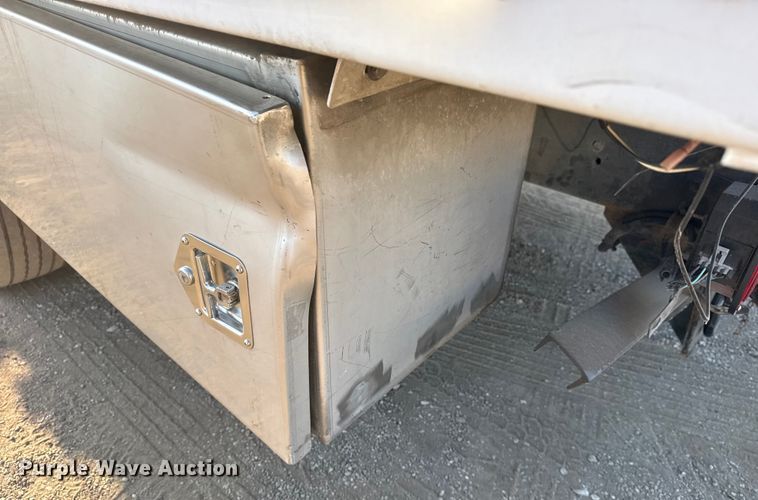 image for item EG2092 2012 Ford F650 Super Duty XL flatbed truck