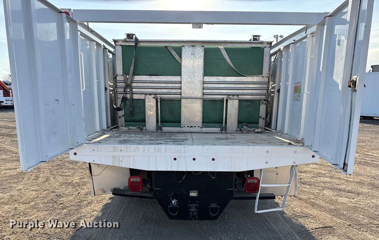 image for item EG2092 2012 Ford F650 Super Duty XL flatbed truck