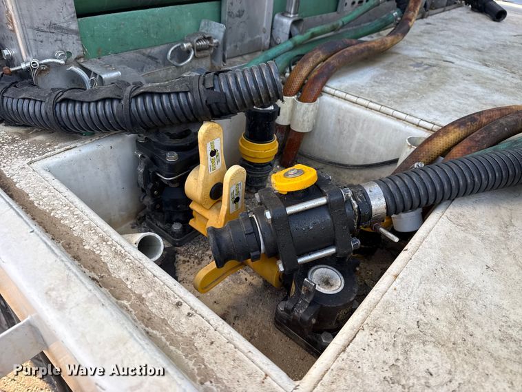 image for item EG2092 2012 Ford F650 Super Duty XL flatbed truck