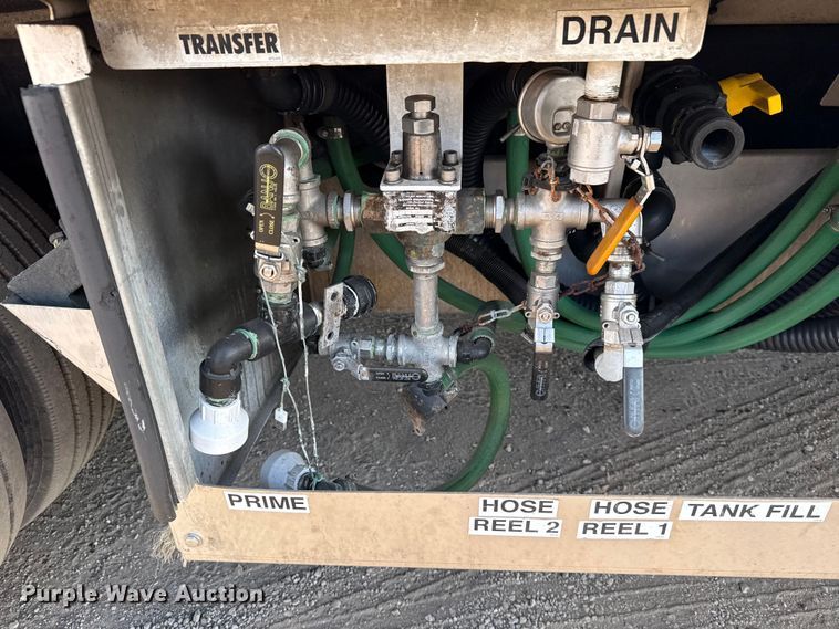 image for item EG2092 2012 Ford F650 Super Duty XL flatbed truck