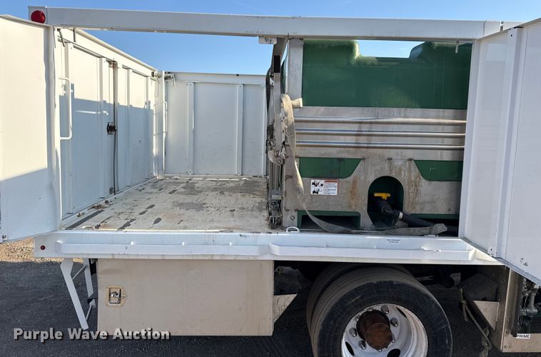 image for item EG2092 2012 Ford F650 Super Duty XL flatbed truck