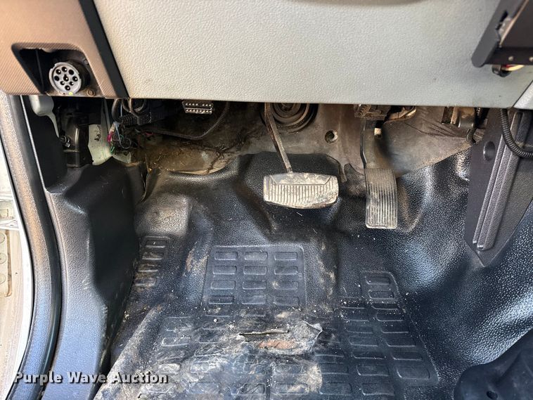 image for item EG2092 2012 Ford F650 Super Duty XL flatbed truck