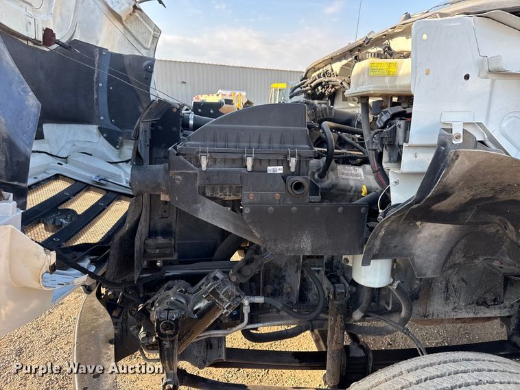 image for item EG2092 2012 Ford F650 Super Duty XL flatbed truck