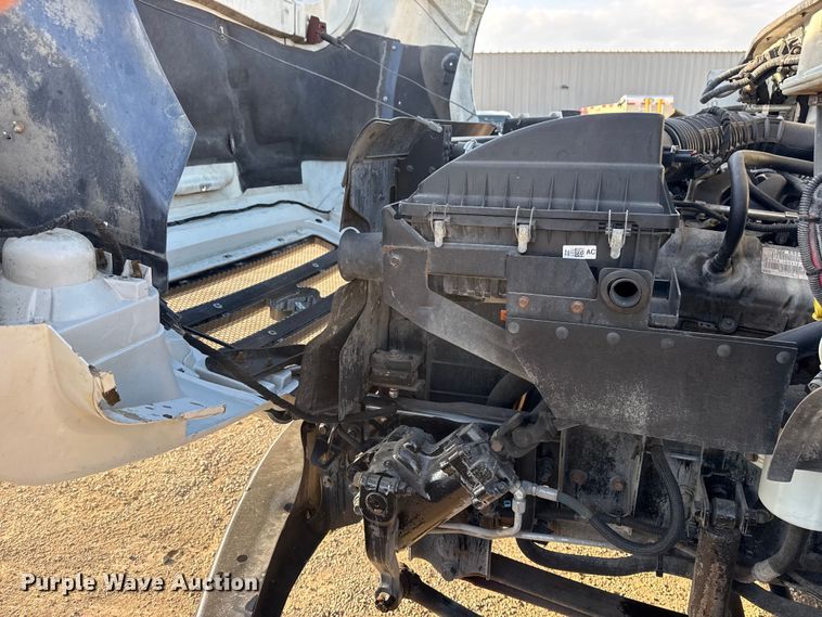 image for item EG2092 2012 Ford F650 Super Duty XL flatbed truck