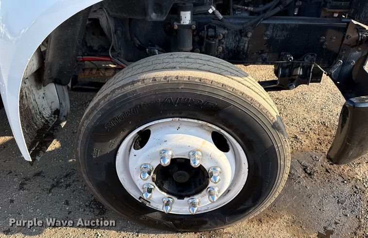 image for item EG2092 2012 Ford F650 Super Duty XL flatbed truck