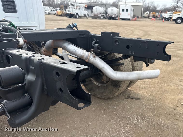 image for item EG2099 2017 RAM 3500HD truck cab and chassis