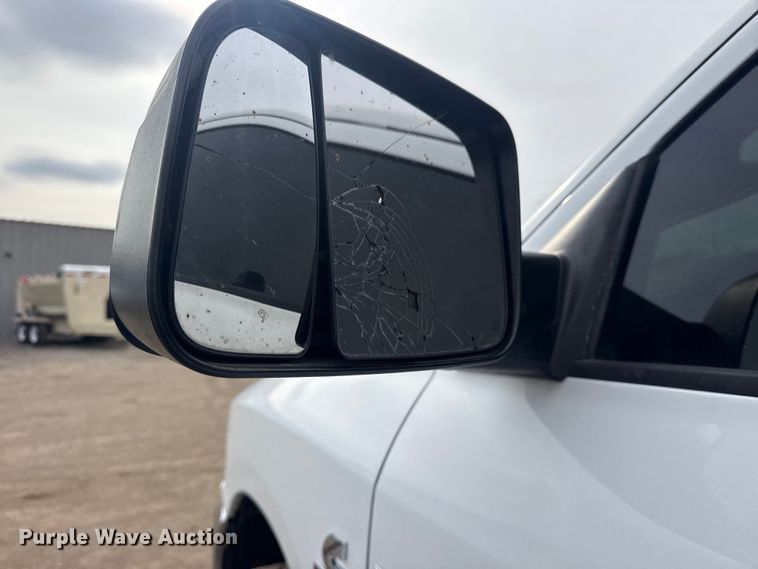 image for item EG2099 2017 RAM 3500HD truck cab and chassis