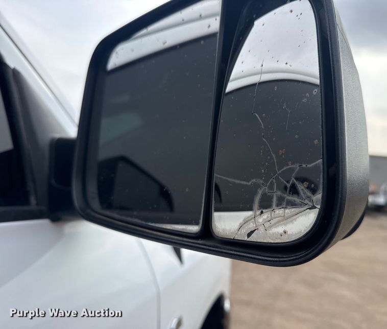 image for item EG2099 2017 RAM 3500HD truck cab and chassis