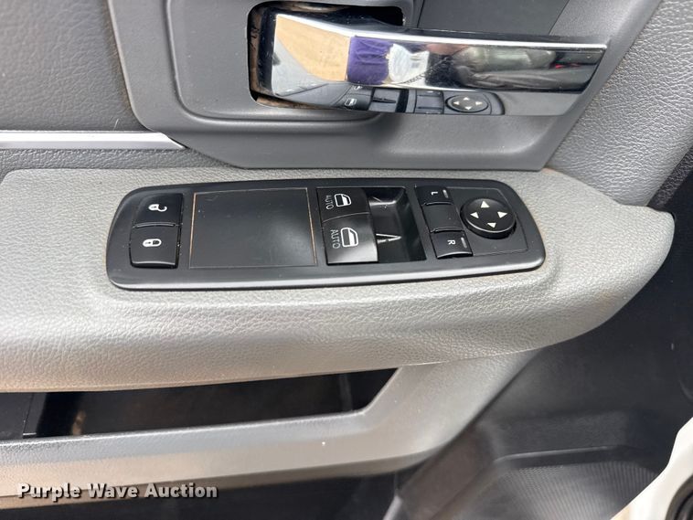 image for item EG2099 2017 RAM 3500HD truck cab and chassis