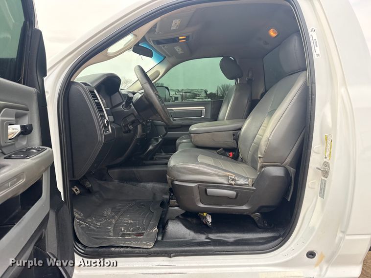 image for item EG2099 2017 RAM 3500HD truck cab and chassis