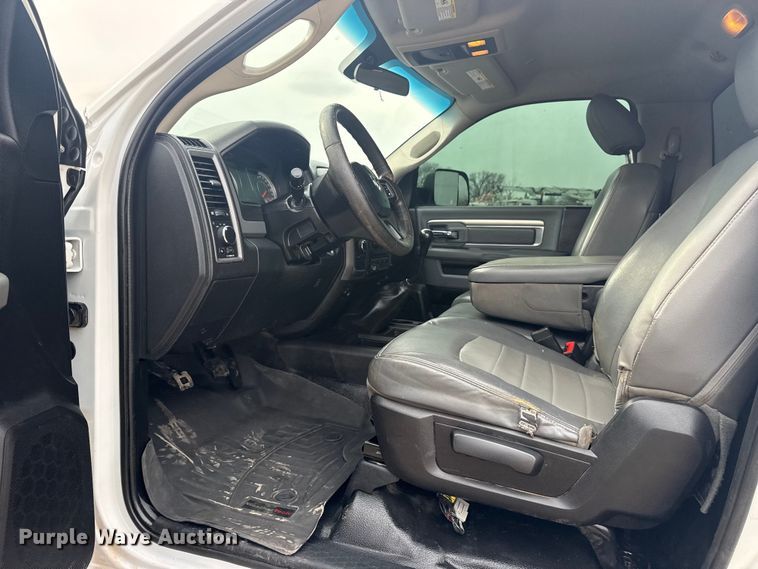 image for item EG2099 2017 RAM 3500HD truck cab and chassis