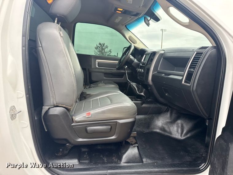 image for item EG2099 2017 RAM 3500HD truck cab and chassis