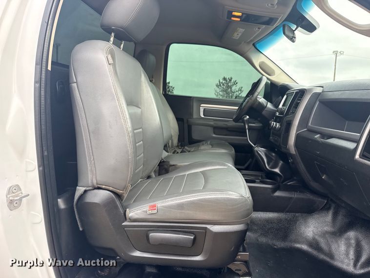 image for item EG2099 2017 RAM 3500HD truck cab and chassis