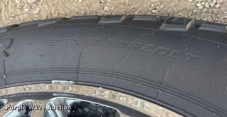 image for item EG2099 2017 RAM 3500HD truck cab and chassis