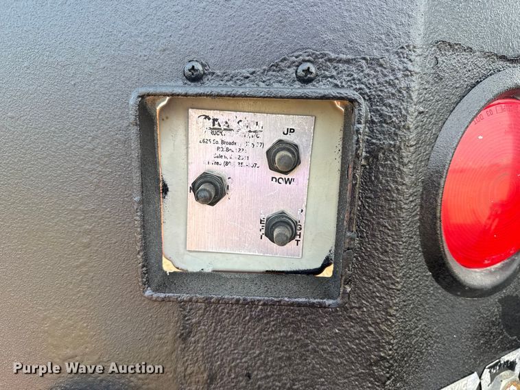 image for item EG2116 2013 Mack CXU612 toter truck