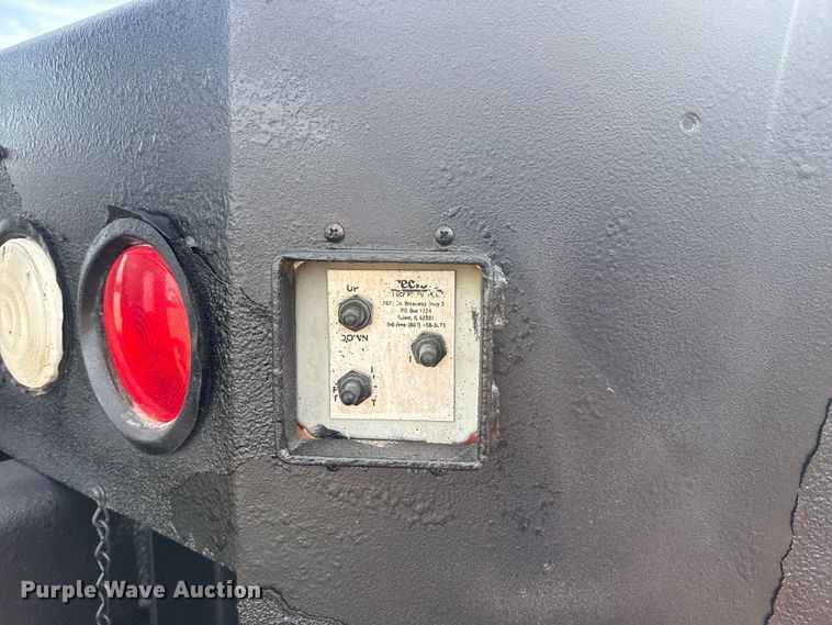 image for item EG2116 2013 Mack CXU612 toter truck