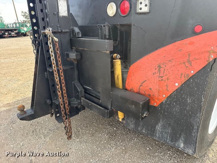 image for item EG2116 2013 Mack CXU612 toter truck