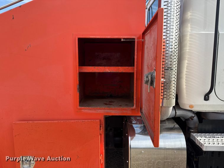 image for item EG2116 2013 Mack CXU612 toter truck