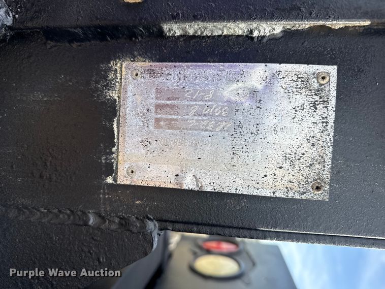 image for item EG2116 2013 Mack CXU612 toter truck