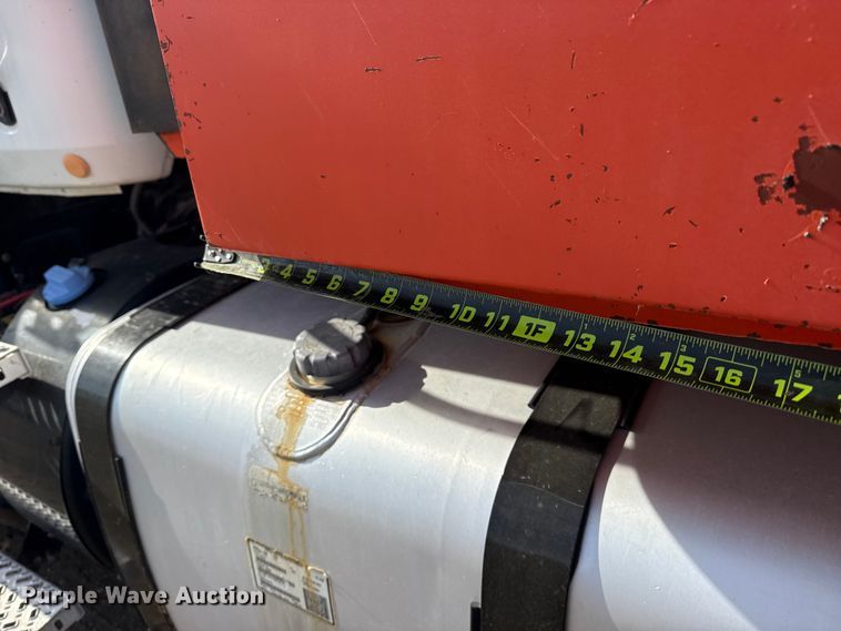 image for item EG2116 2013 Mack CXU612 toter truck